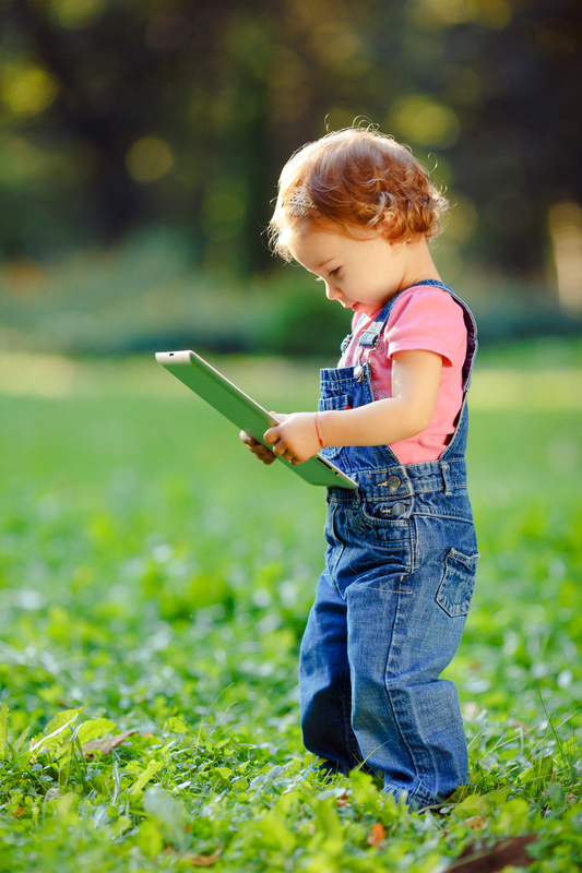 Tablet_Child - Dreamstime.com